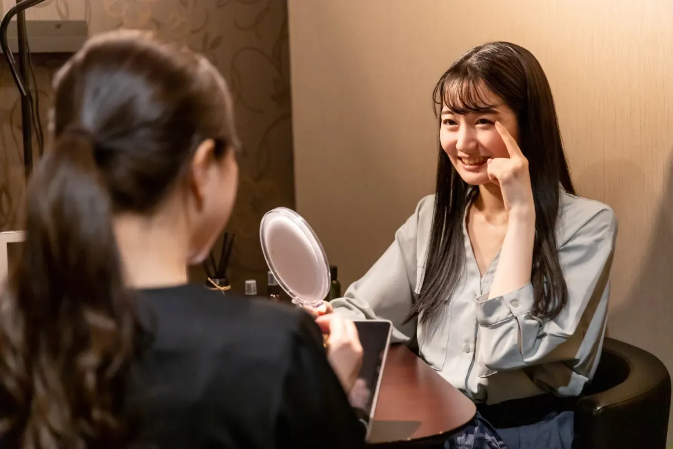Patient attending a consultation for double eyelid surgery