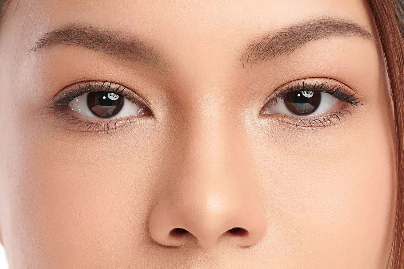 Close up of woman’s eyes